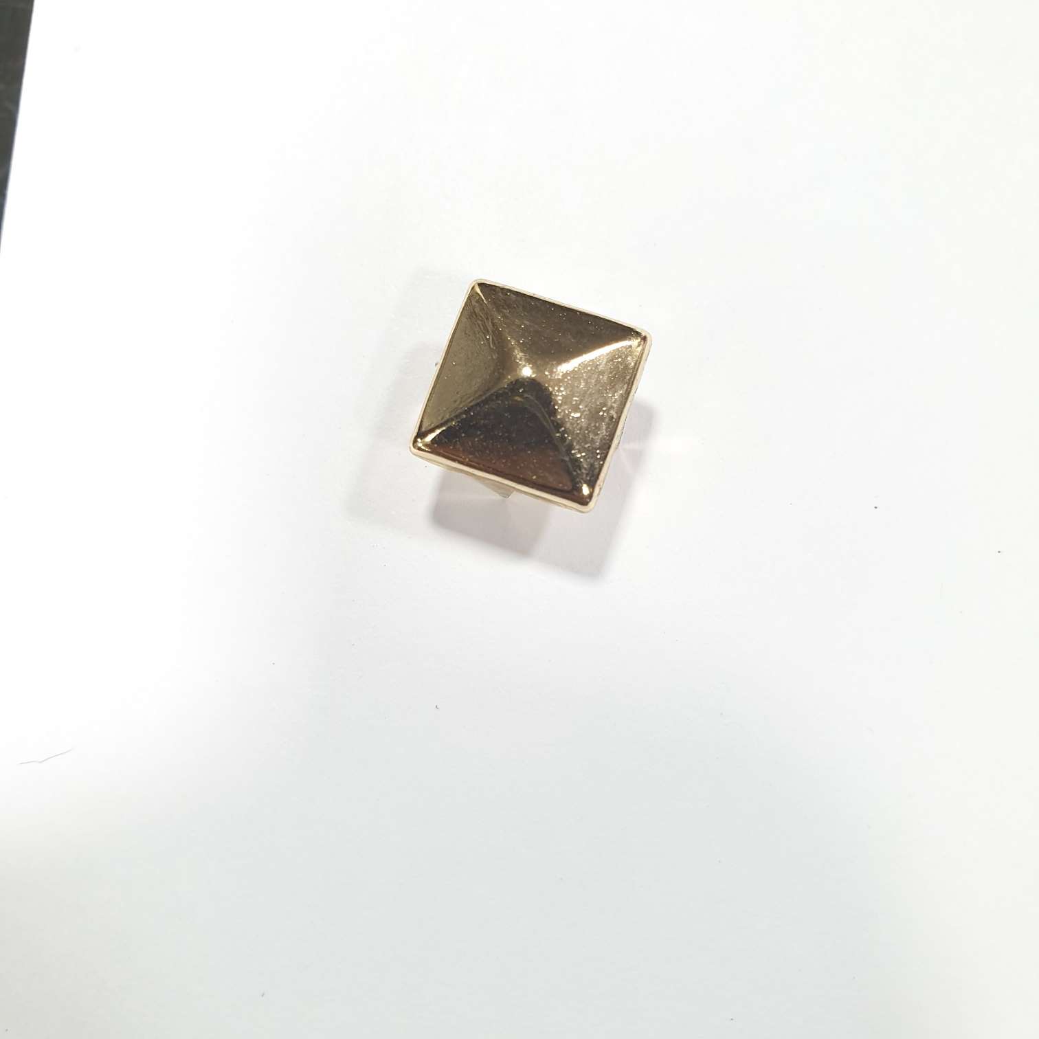 Studs — 10MM PYRAMID LEG