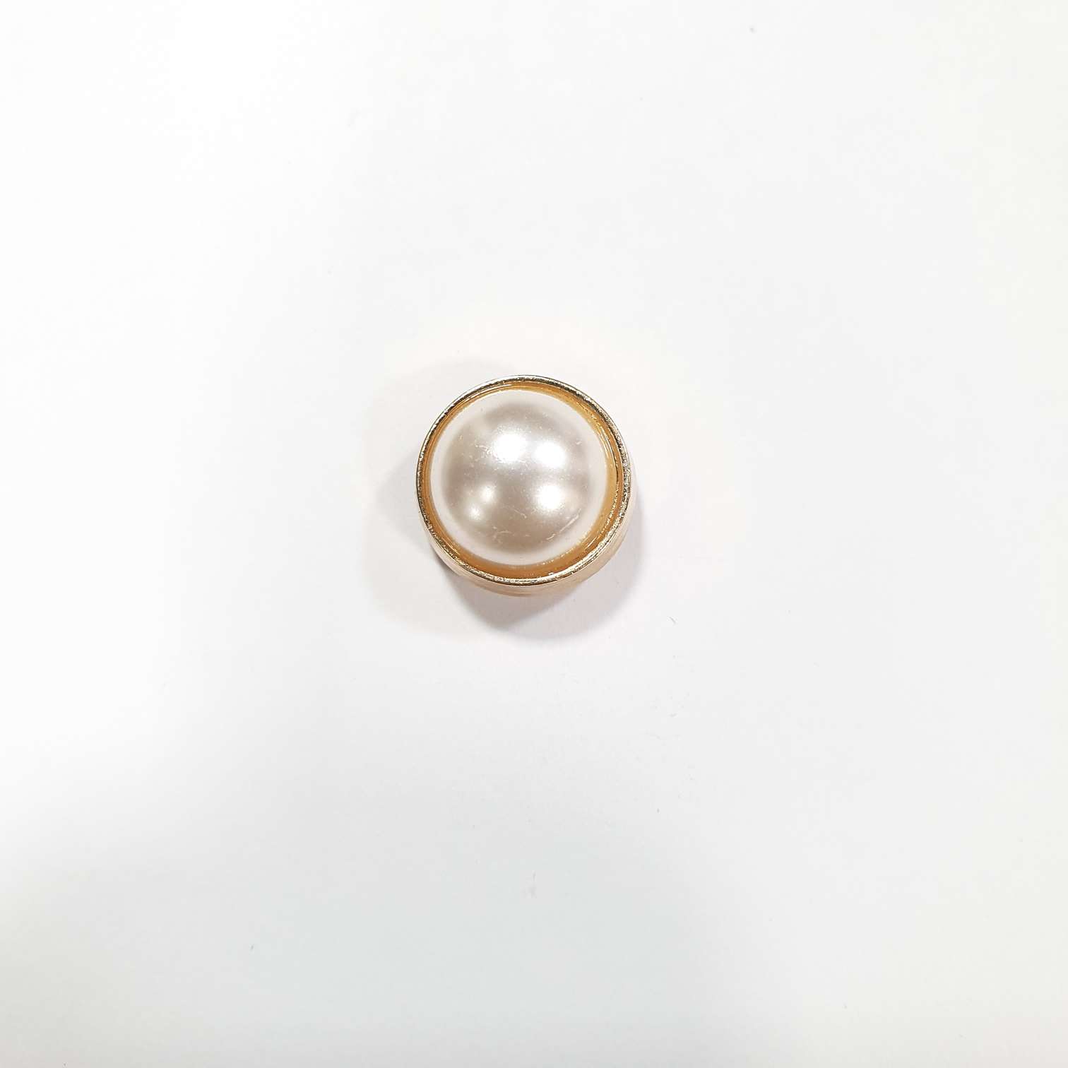 Studs — 12MM PEARL DT