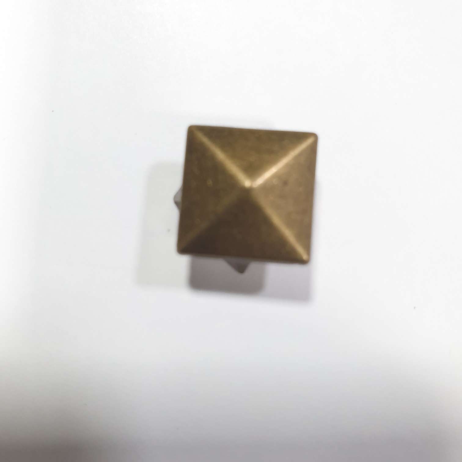 Studs — 12MM PYRAMID LEG