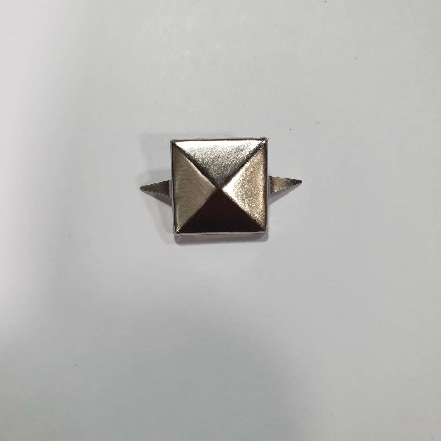 Studs — 12MM PYRAMID LEG